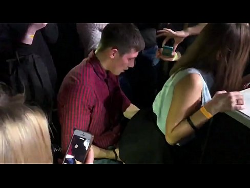 ❤️ Sexo real nunha discoteca rusa. Moza rusa de 18 anos no ano e na vaxina follada nunha discoteca ️❌ Porno fb na pornografía gl.mysexgamer.ru ❌❤